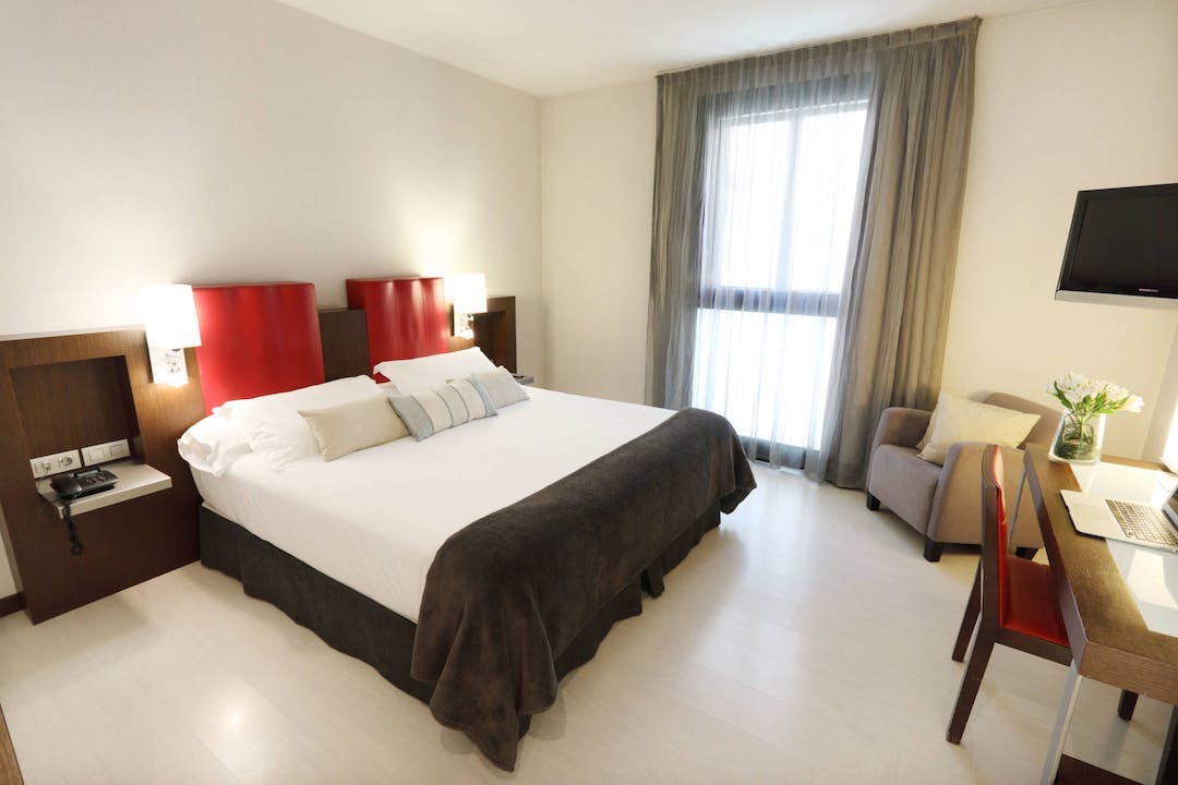 29b7f-hotel-ciutat-girona-room-standard