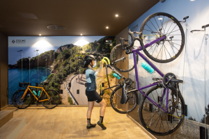 86e9e-Hotel-Ciutat-de-Girona-Cycling-center-Bicis-penjant-19