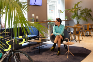 a3442-Hotel-Ciutat-de-Girona-hall-bici-29